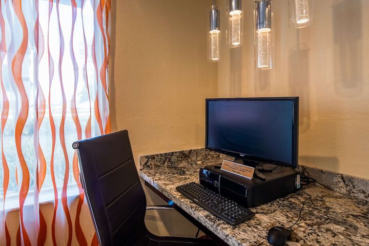Business Center 13 of 13
