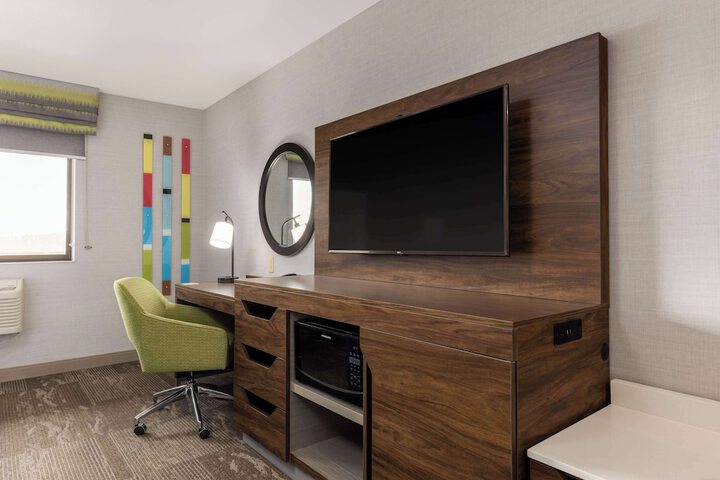 Room 34 of 93