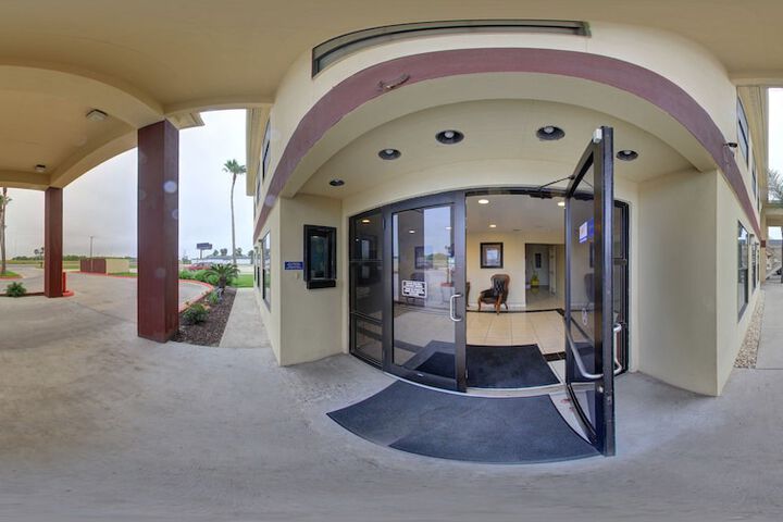 Hotel 4 of 59