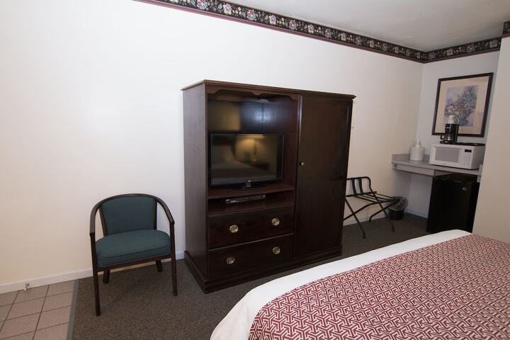 Room 11 of 20