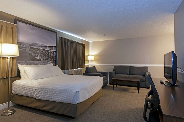 Room 32 of 68