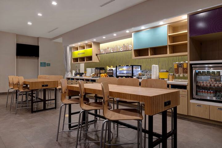 Breakfast/Coffee Service 52 of 70