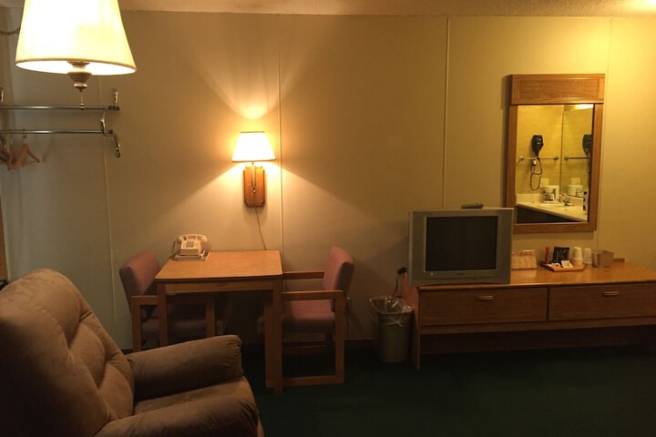 Room 24 of 61