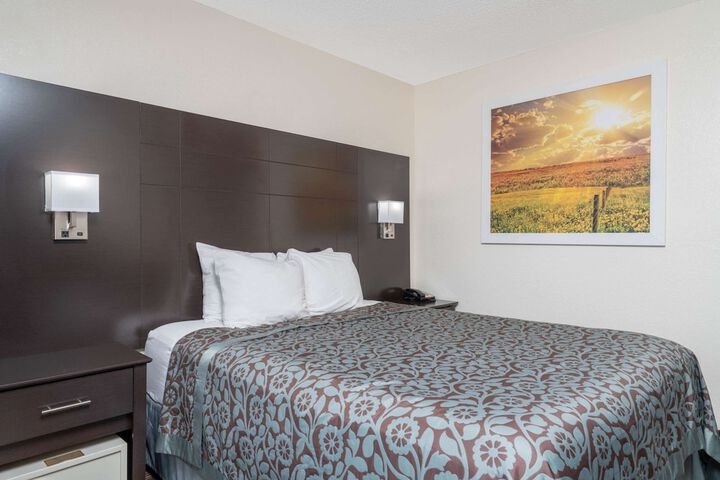 Room 10 of 20