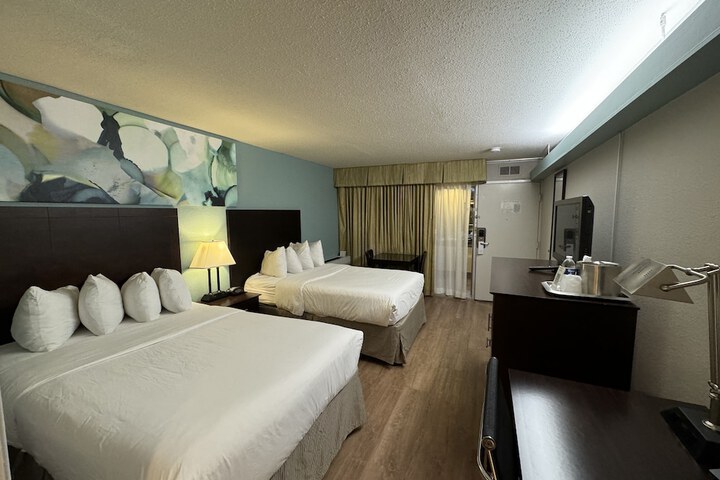 Room 30 of 93