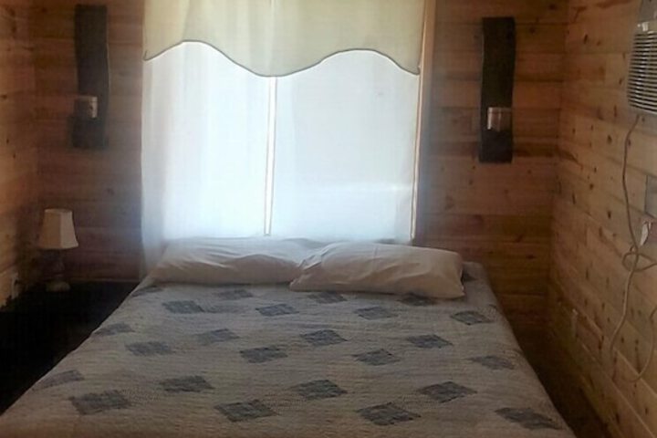 No Name City Luxury Cabins & RV