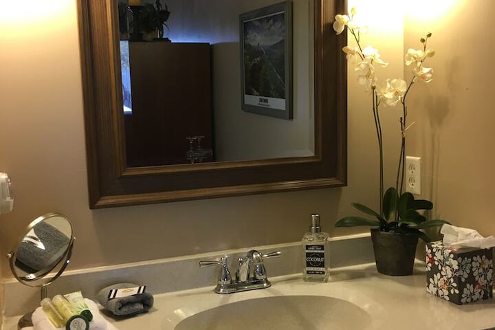 Room 108 of 175