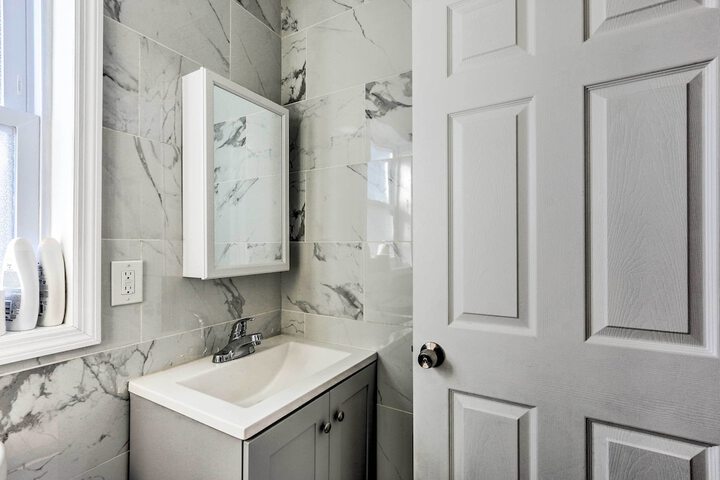 Bright Irvington Home 2 Mi to Prudential Center!