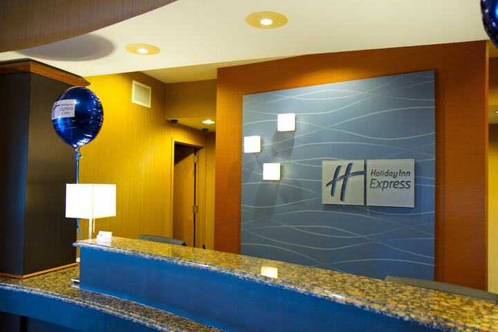Hotel 4 of 80