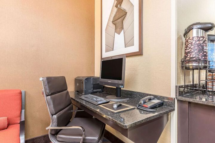 Business Center 41 of 41