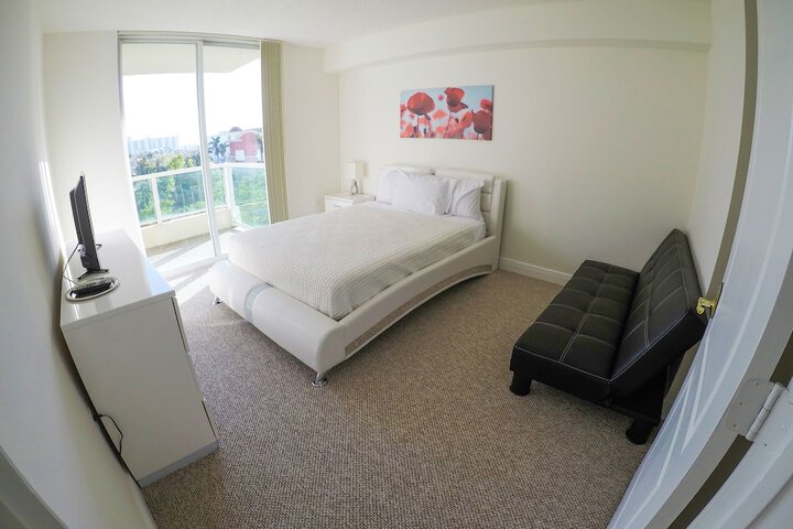 Room 7 of 30