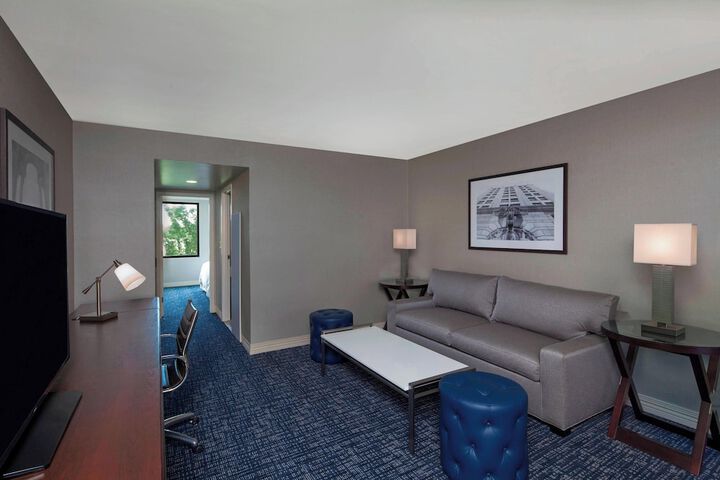 Room 9 of 30