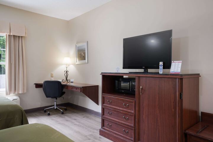 Room 28 of 44