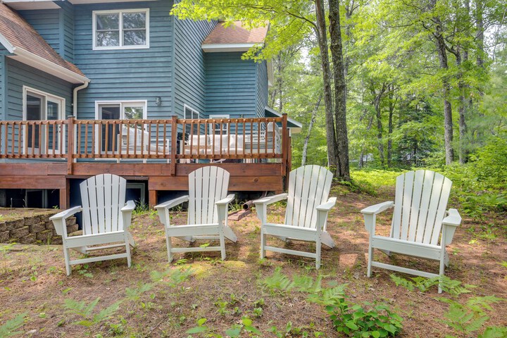 Lakefront Minocqua Getaway: Dock Game Room!