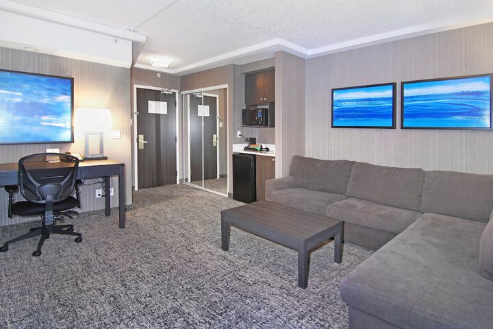 Room 27 of 48