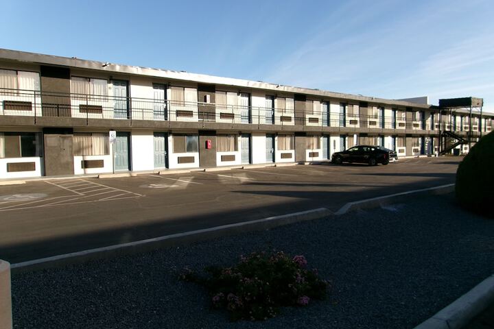 Hotel 4 of 89