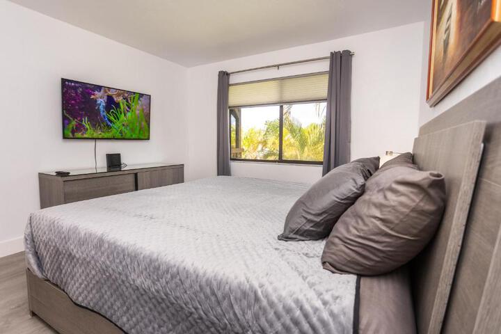 Bass & Sun Condominium 2 / 2 Bedroom