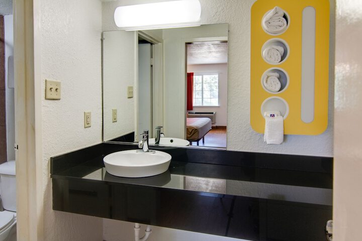Room 12 of 26