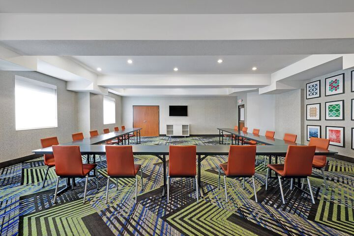 Holiday Inn Express Hotel & Suites NEWPORT by IHG