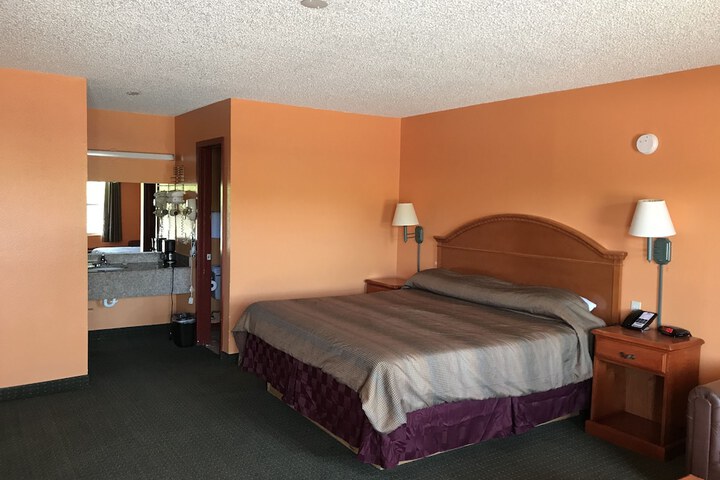 Room 21 of 29