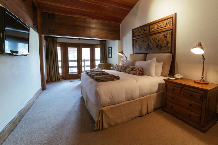 Stein Eriksen Lodge