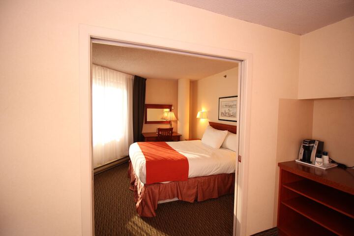 Room 8 of 25