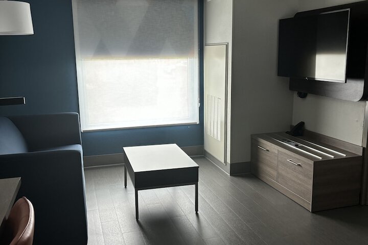 Room 19 of 48