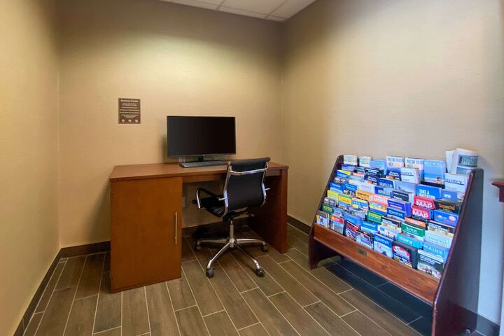 Business Center 44 of 44