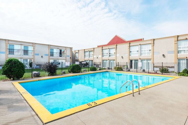 Pool 2 of 24