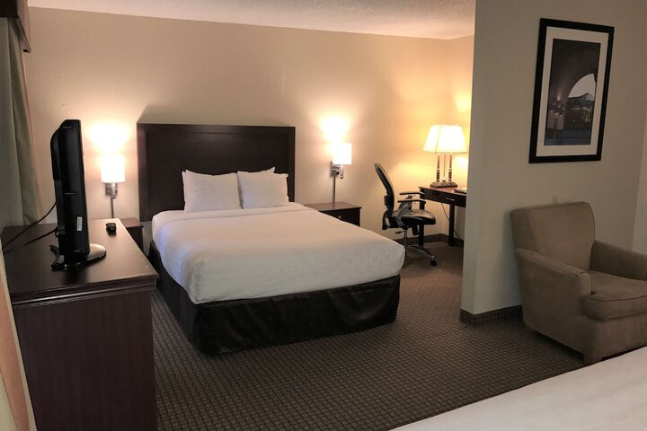 Room 52 of 105