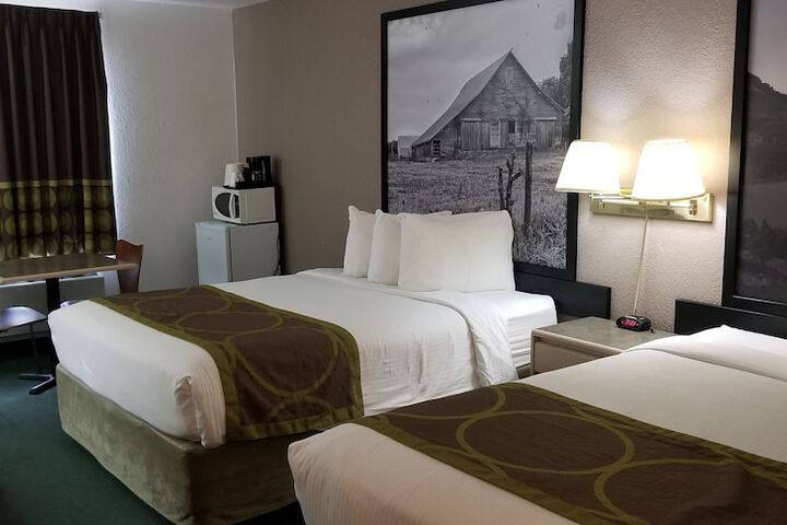Room 13 of 28