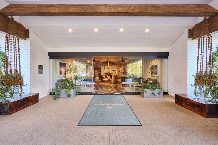 The Leta Santa Barbara Goleta Tapestry Collection by Hilton