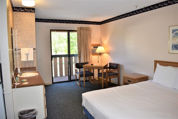 Room 21 of 35