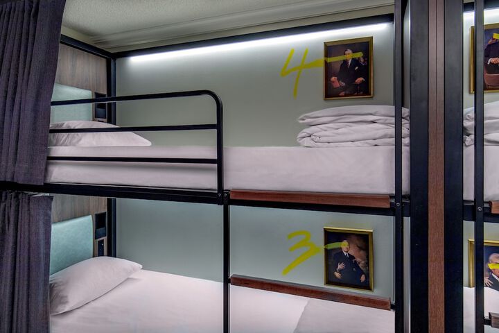 Room 15 of 34