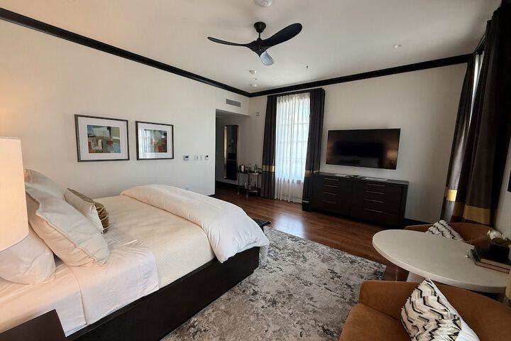 Emigrant Boutique Hotel