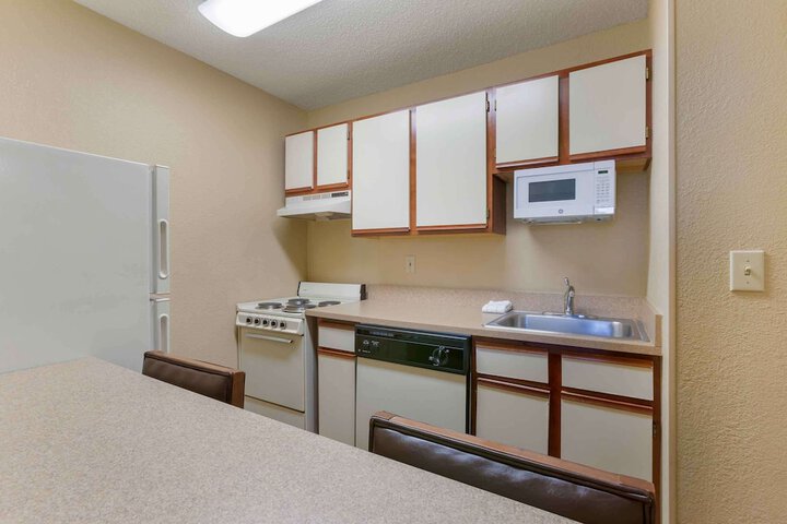 Extended Stay America Suites Toledo Maumee