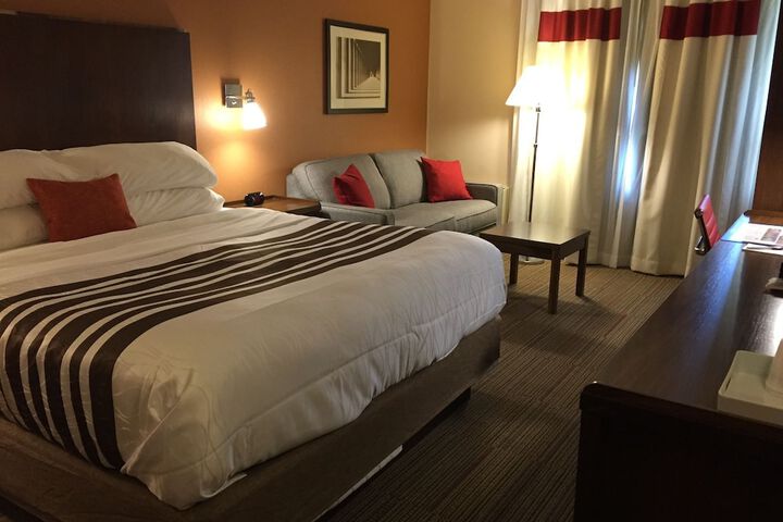 Room 32 of 59