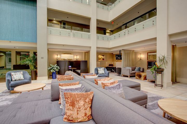 Hotel 17 of 104