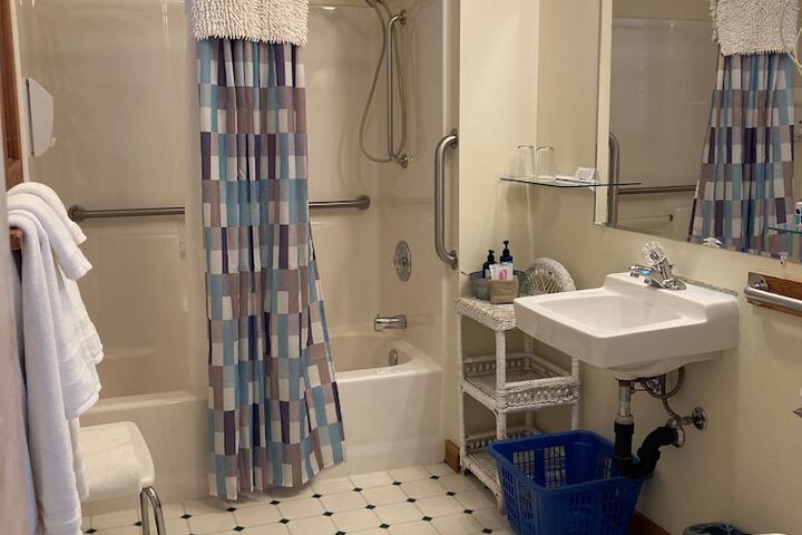 Room 68 of 210