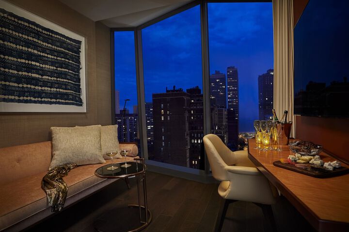 Room 51 of 143