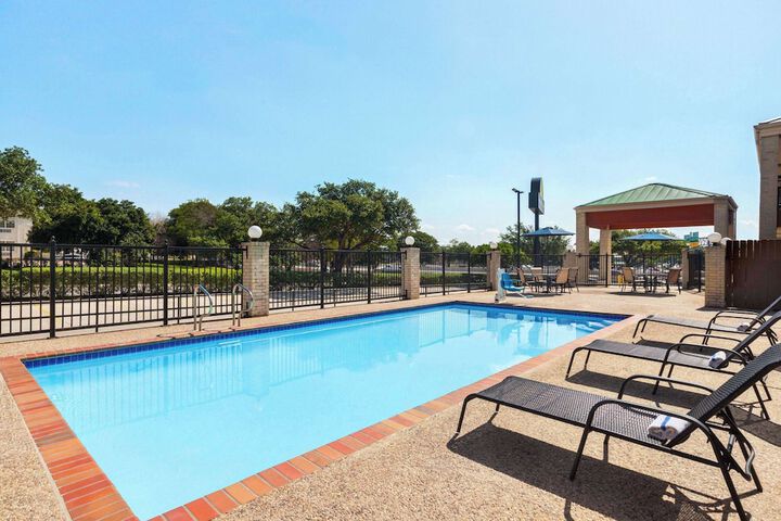 Pool 5 of 32