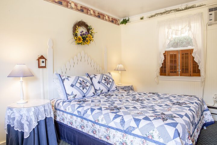 The Chimney Rock Inn & Cottages
