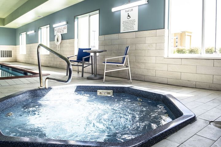 Holiday Inn Express & Suites Sedalia by IHG