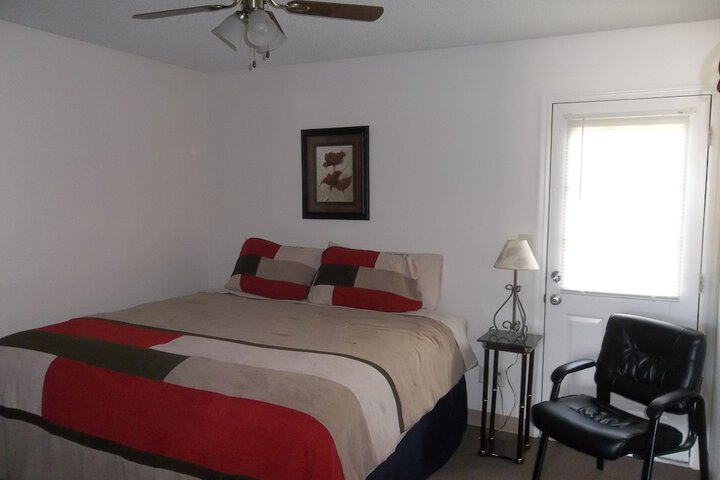 Douglas Inn & Suites