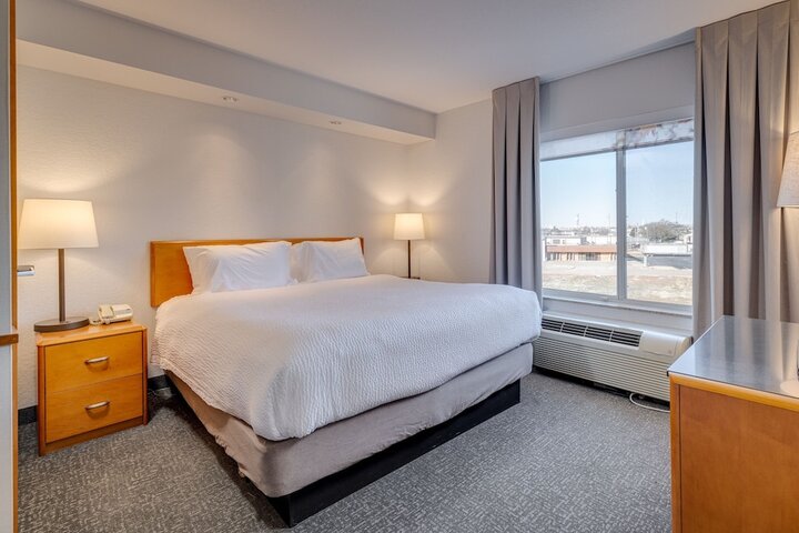 Room 27 of 68