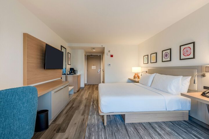 Room 36 of 64