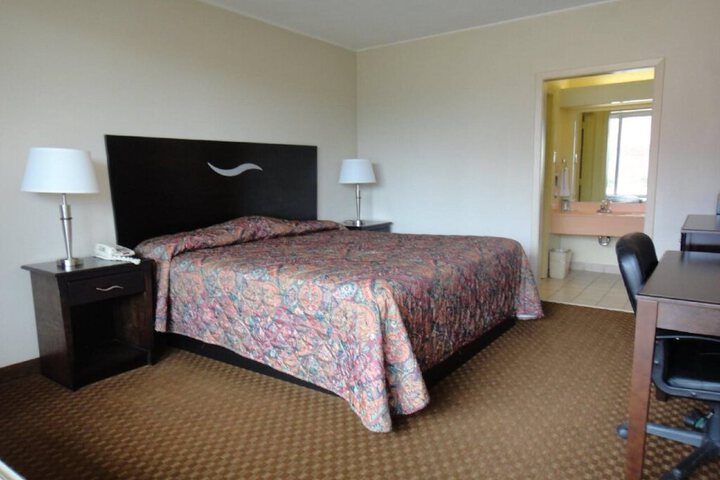 RED RIVER INN ALEXANDRIA