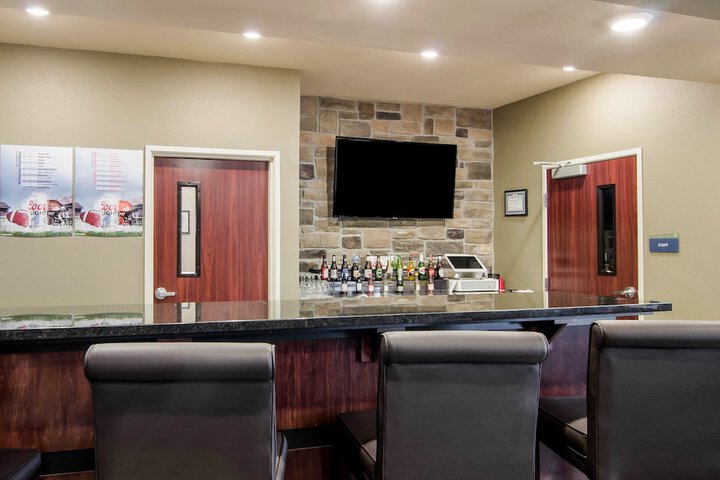 Lounge 41 of 43