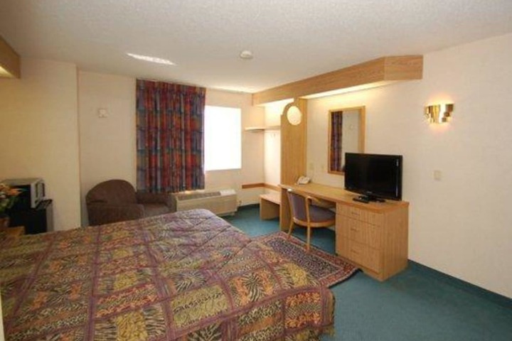 Room 12 of 19