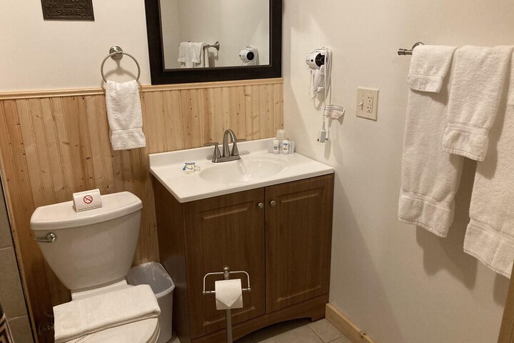 BEARADISE MOTEL